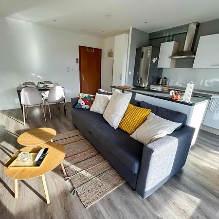 Confort, & A Pied Apartman *